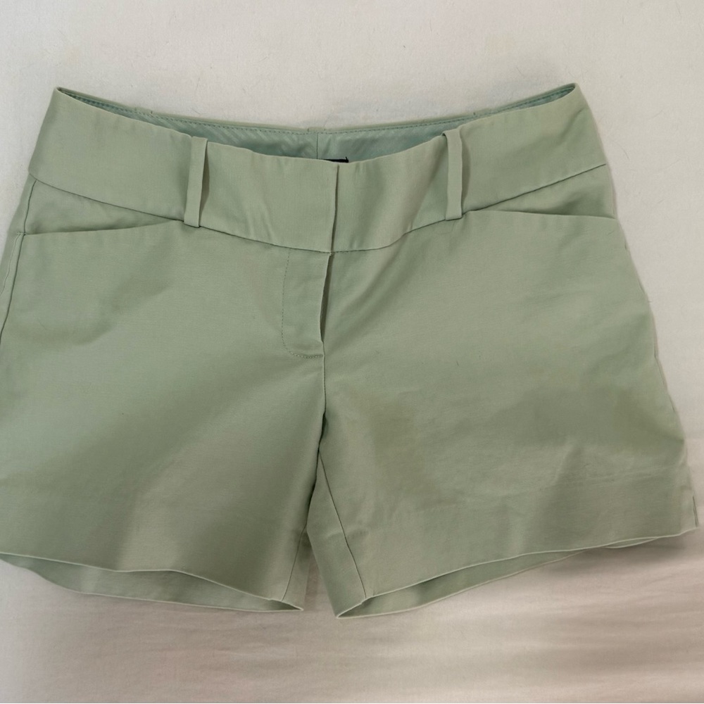 The Limited Dressy Green Shorts EUC